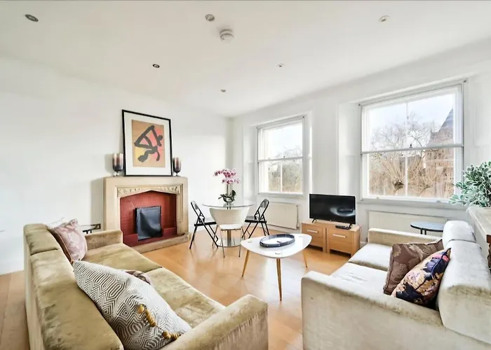 3 Bedrooms Penthouse In Queen\'S Gate