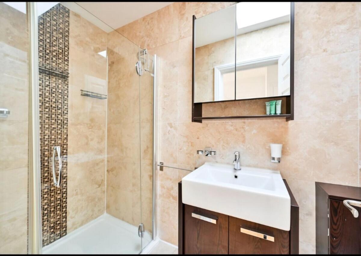 3 Bedrooms Penthouse In Queen's Gate Appartement