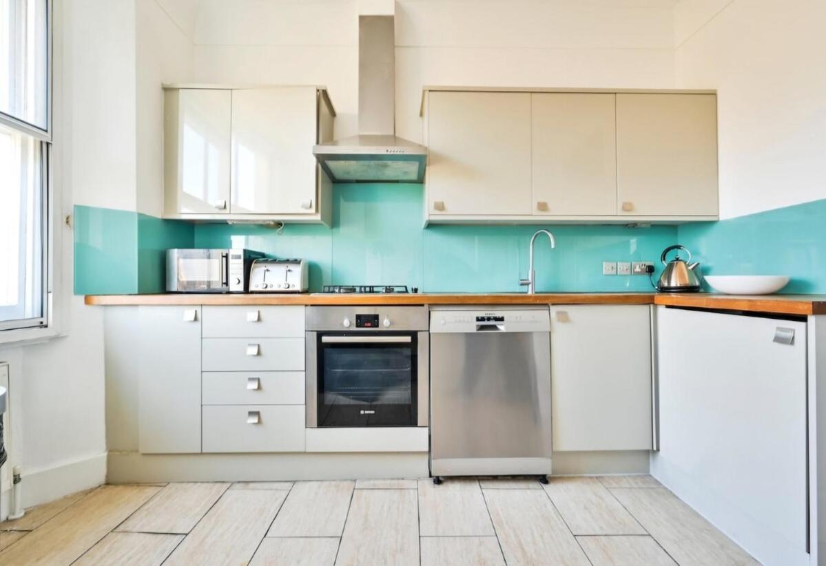 3 Bedrooms Penthouse In Queen's Gate * Londres