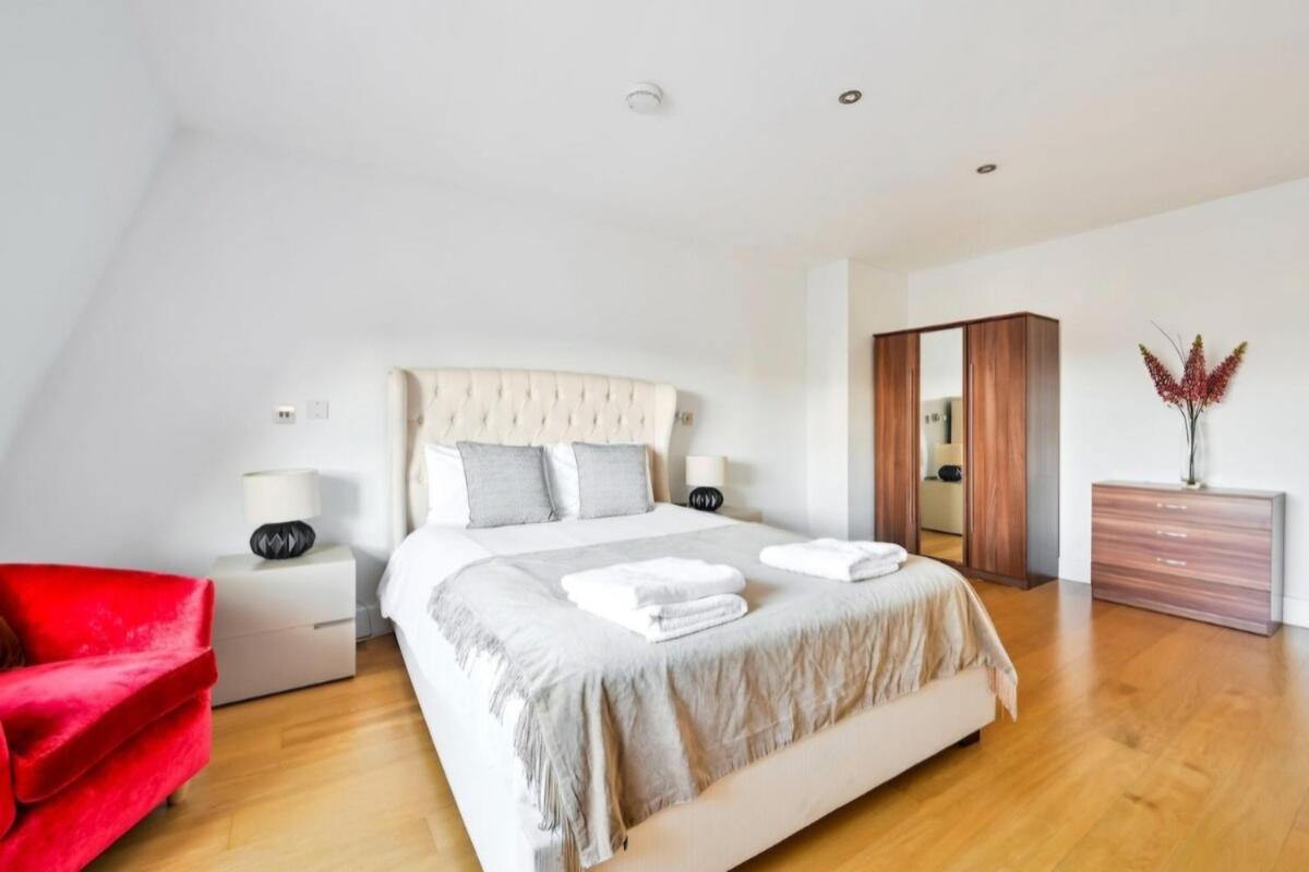 3 Bedrooms Penthouse In Queen's Gate * Londres