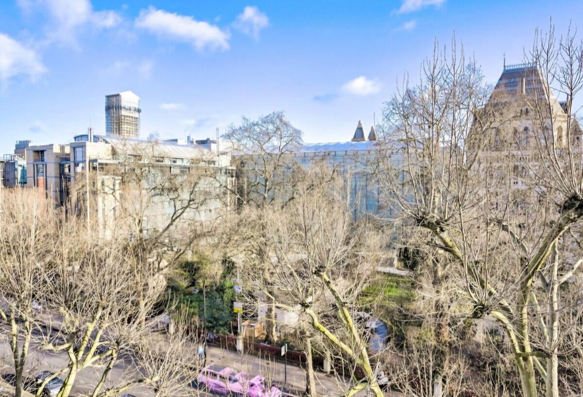 Appartement 3 Bedrooms Penthouse In Queen's Gate *