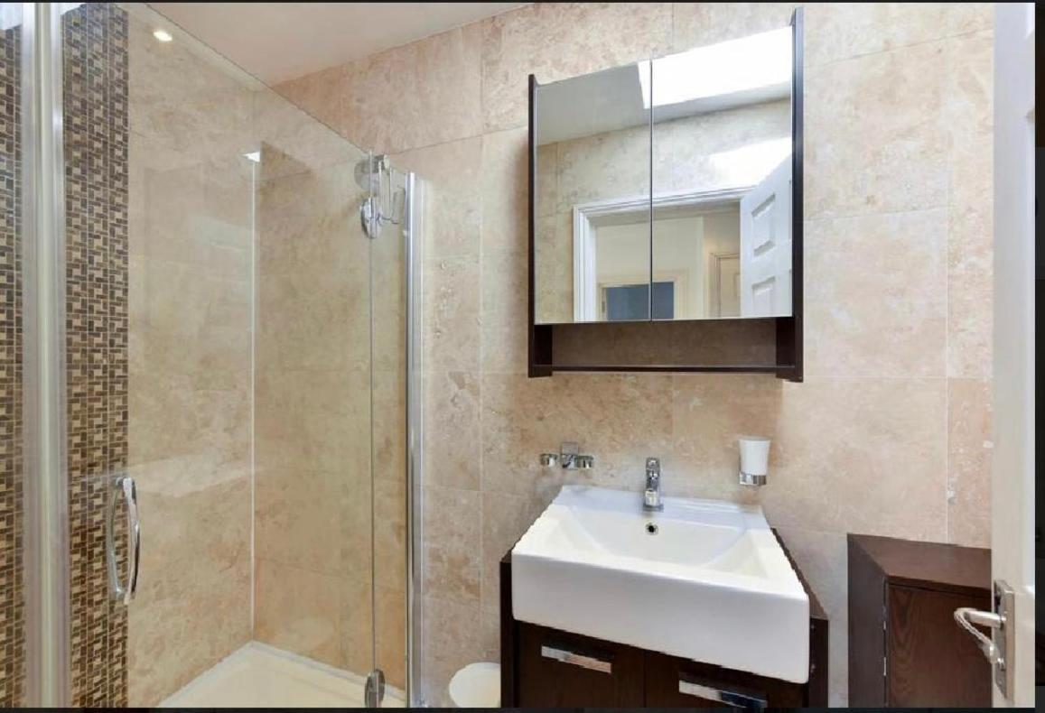 Appartement 3 Bedrooms Penthouse In Queen's Gate Londres