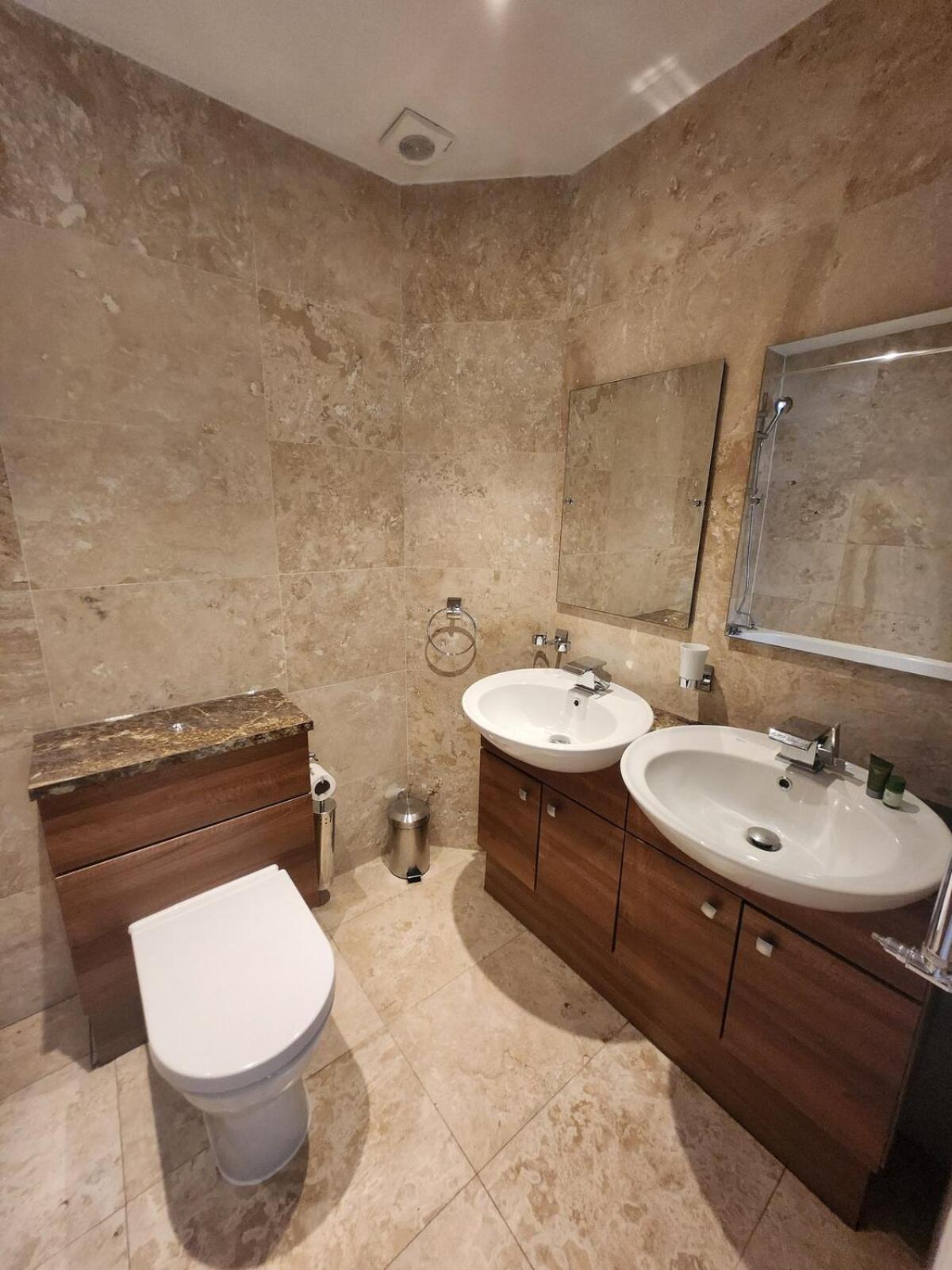 3 Bedrooms Penthouse In Queen's Gate *